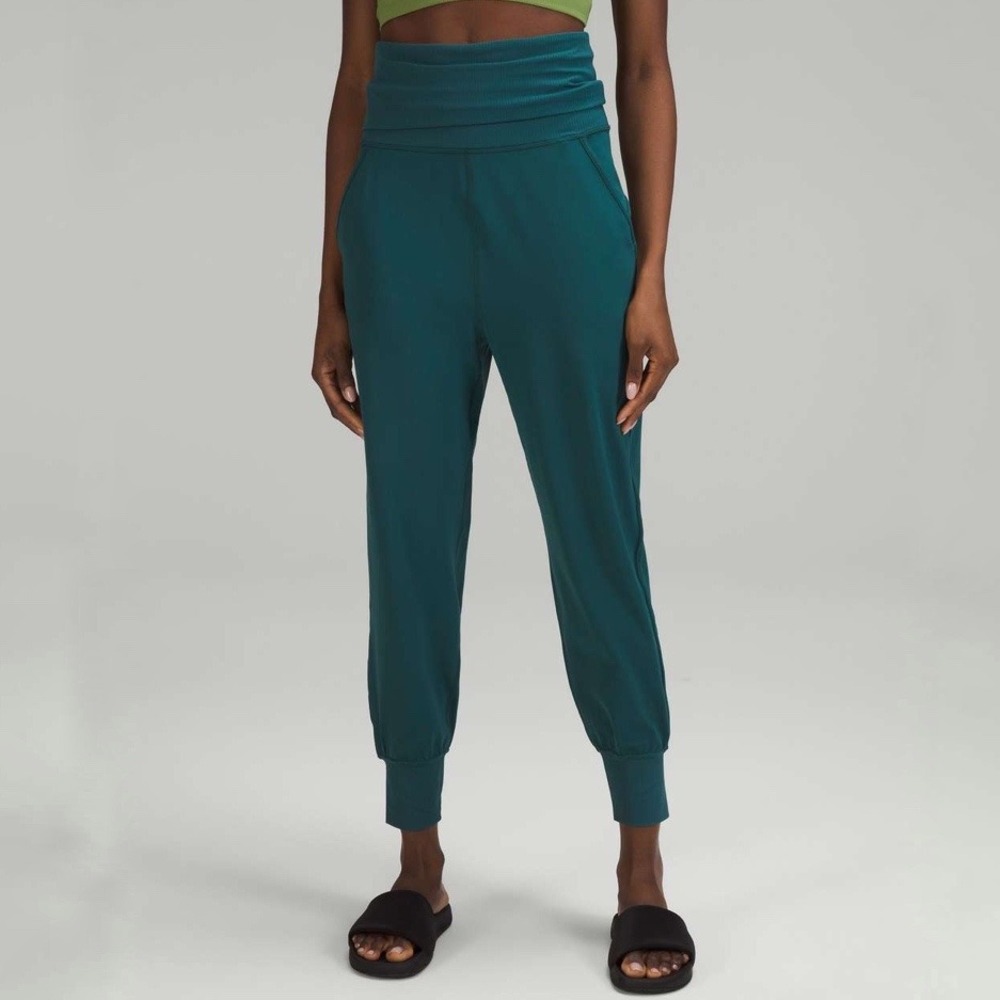 Lululemon | Align Super High Rise Ribbed Waist Jogger Green Jasper Size 6